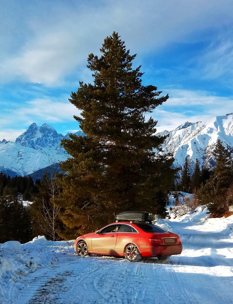 "Среди сияющей красоты гор"