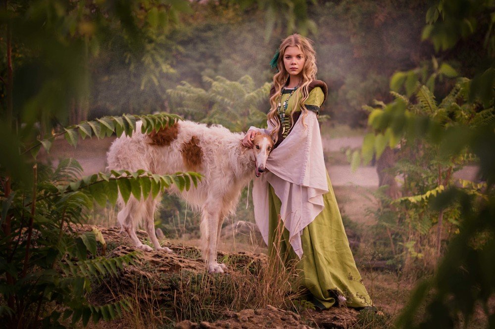 Вновь осень зовет нас, охотой маня...