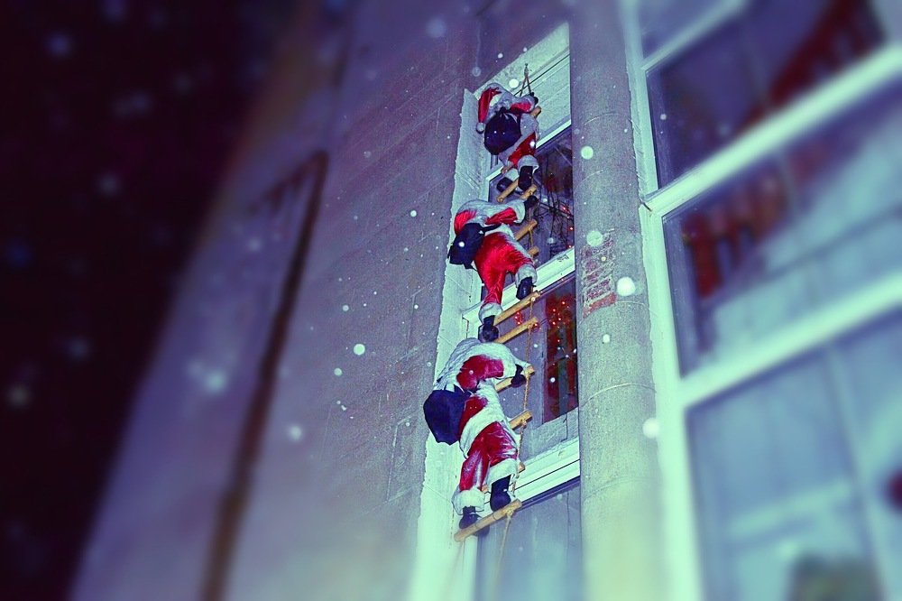 Новый год к нам мчится