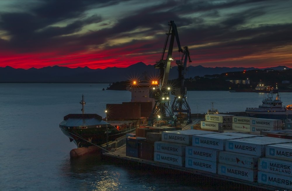 День уходит и наступает ночь...The day goes and the night comes...