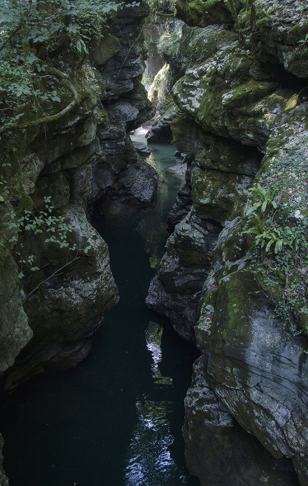 Каньоны с водопадами