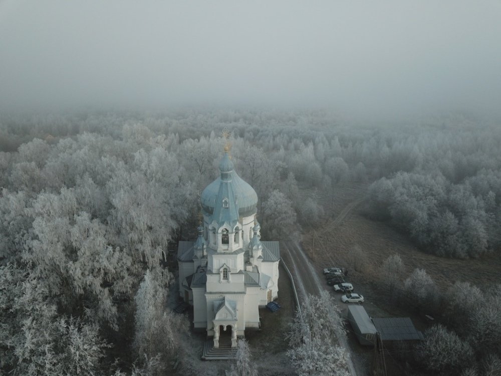 Церковь в деревне Ложголово
