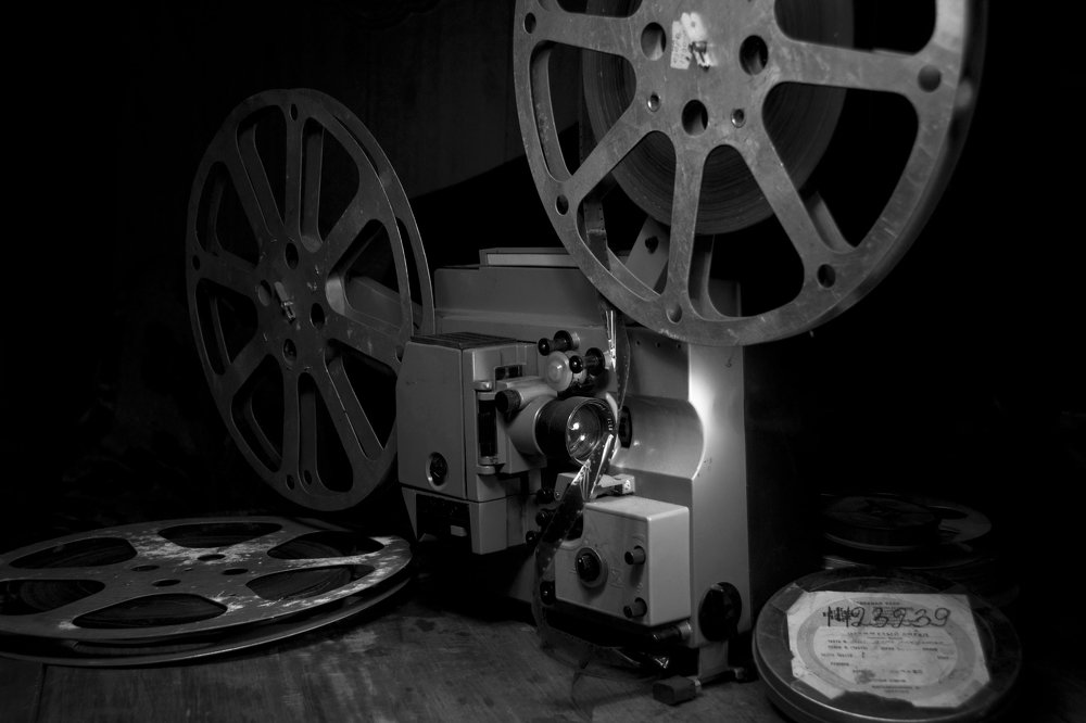 Чёрно-белое кино.
