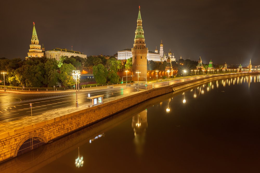 Вид на Кремль со стороны Большого Каменного моста