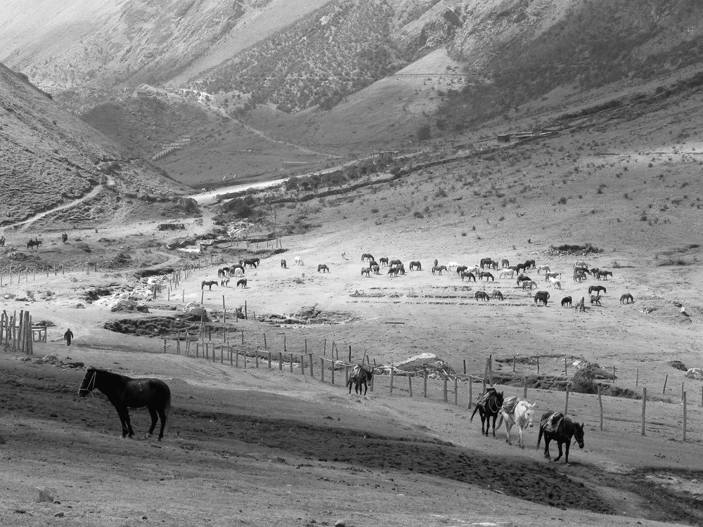 ON THE WAY TO HUMANTAY LAKE