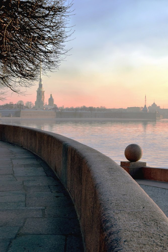 Рассвет над Петербургом