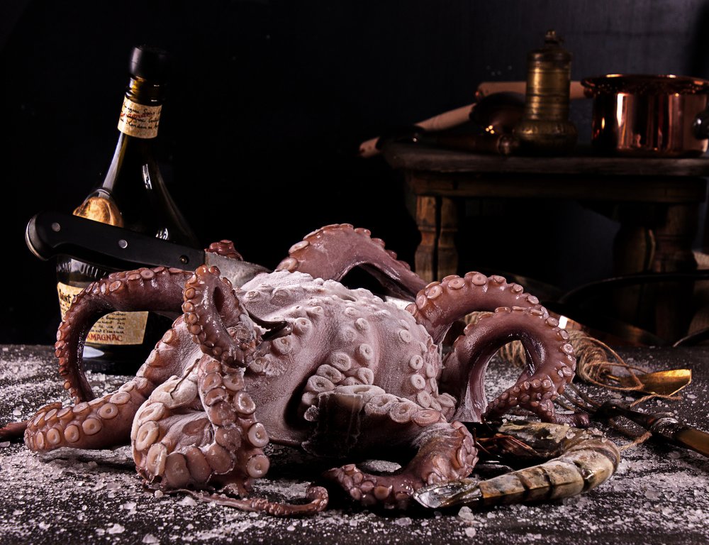 Скоро будет вкусный ужин на борту из свежевыловленного осьминога, а также прочие йо-хо-хо и бутылка рома!