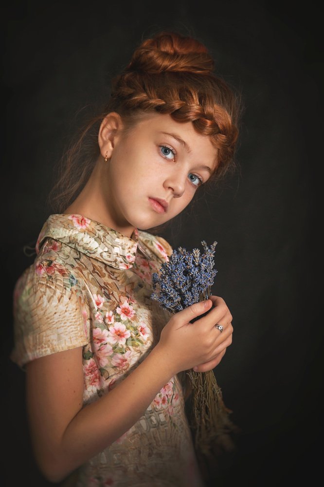 Девочка с лавандой