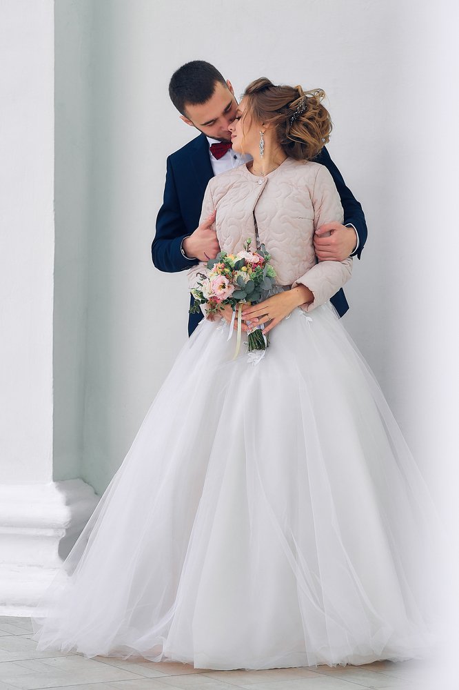 Только он и она