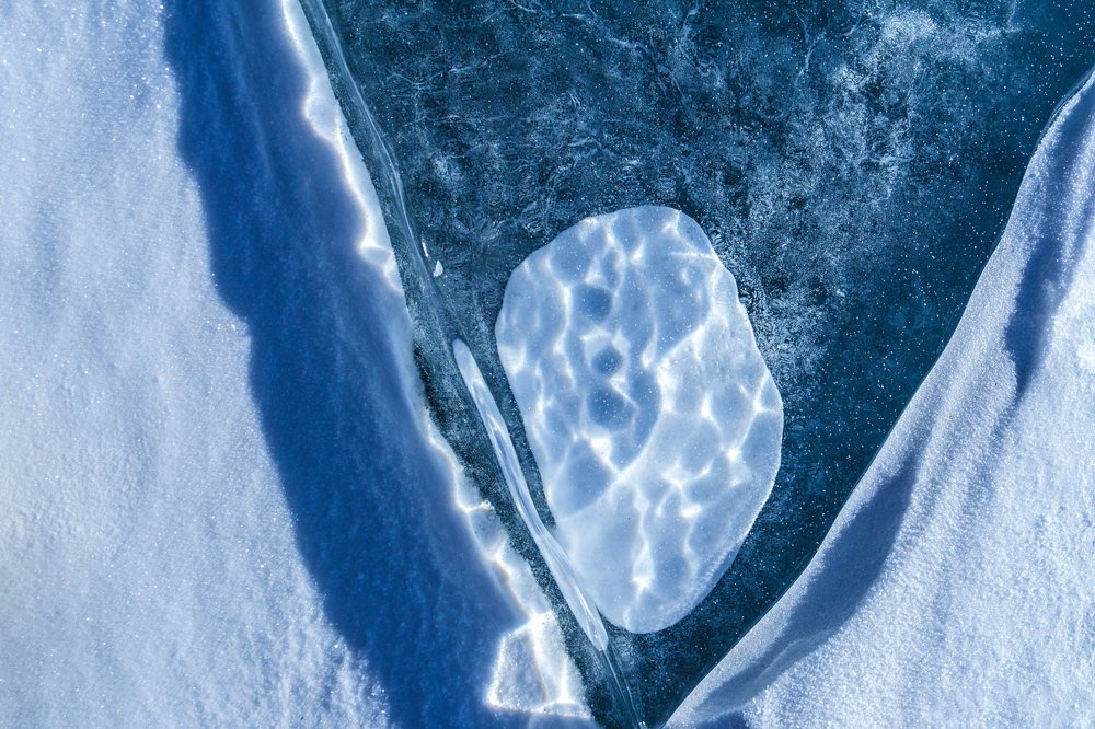 Геометрия льда, в природе озера Байкал.