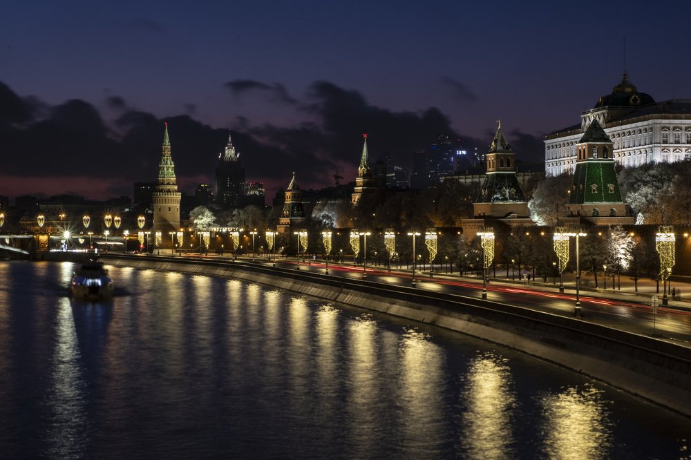 Кремлевская набережная