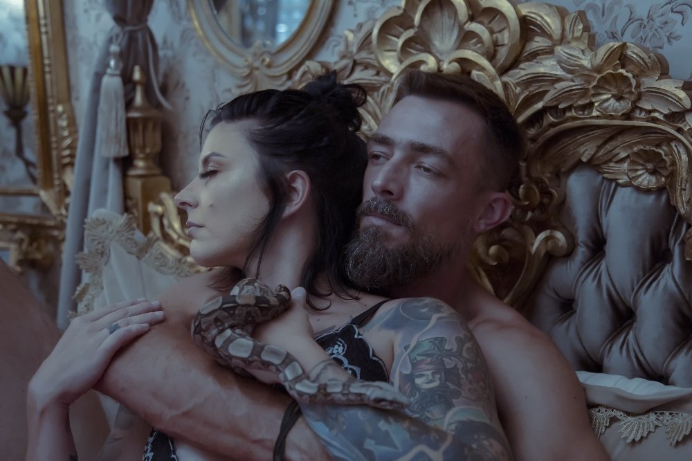 couple with their pet