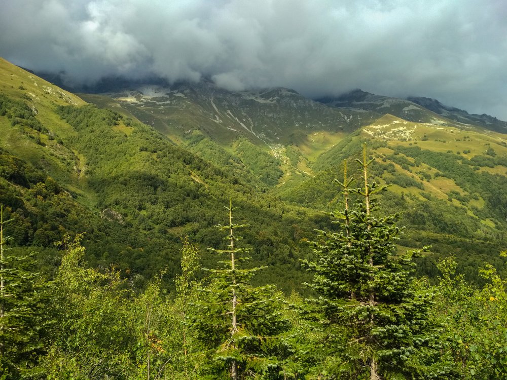 Смена погоды в горах.