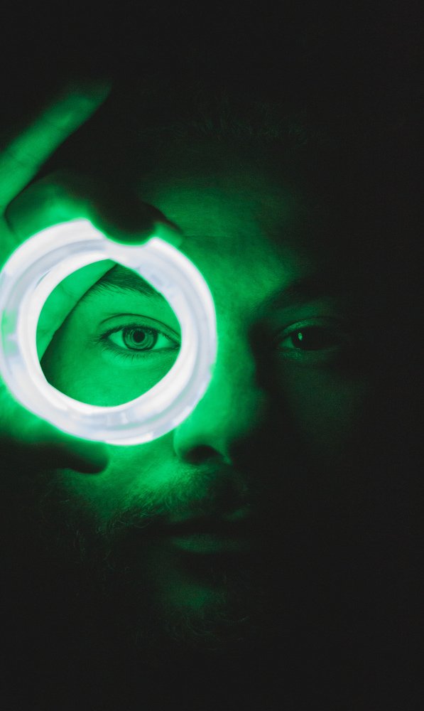 NEON EYE