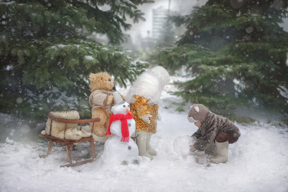 Лепим мы снеговика...