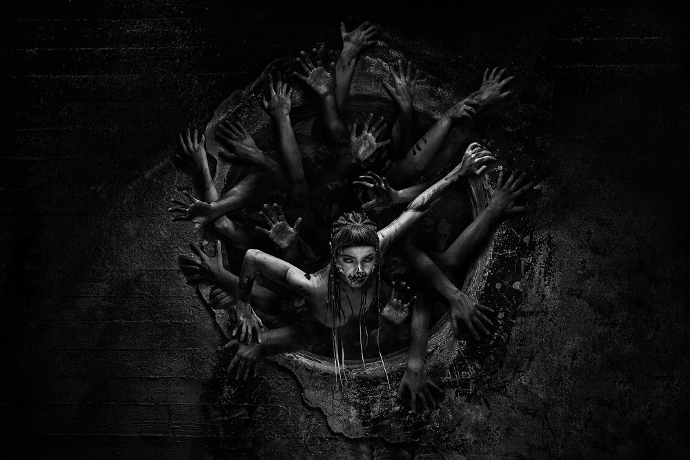 Photograph by Maxim Sayapin