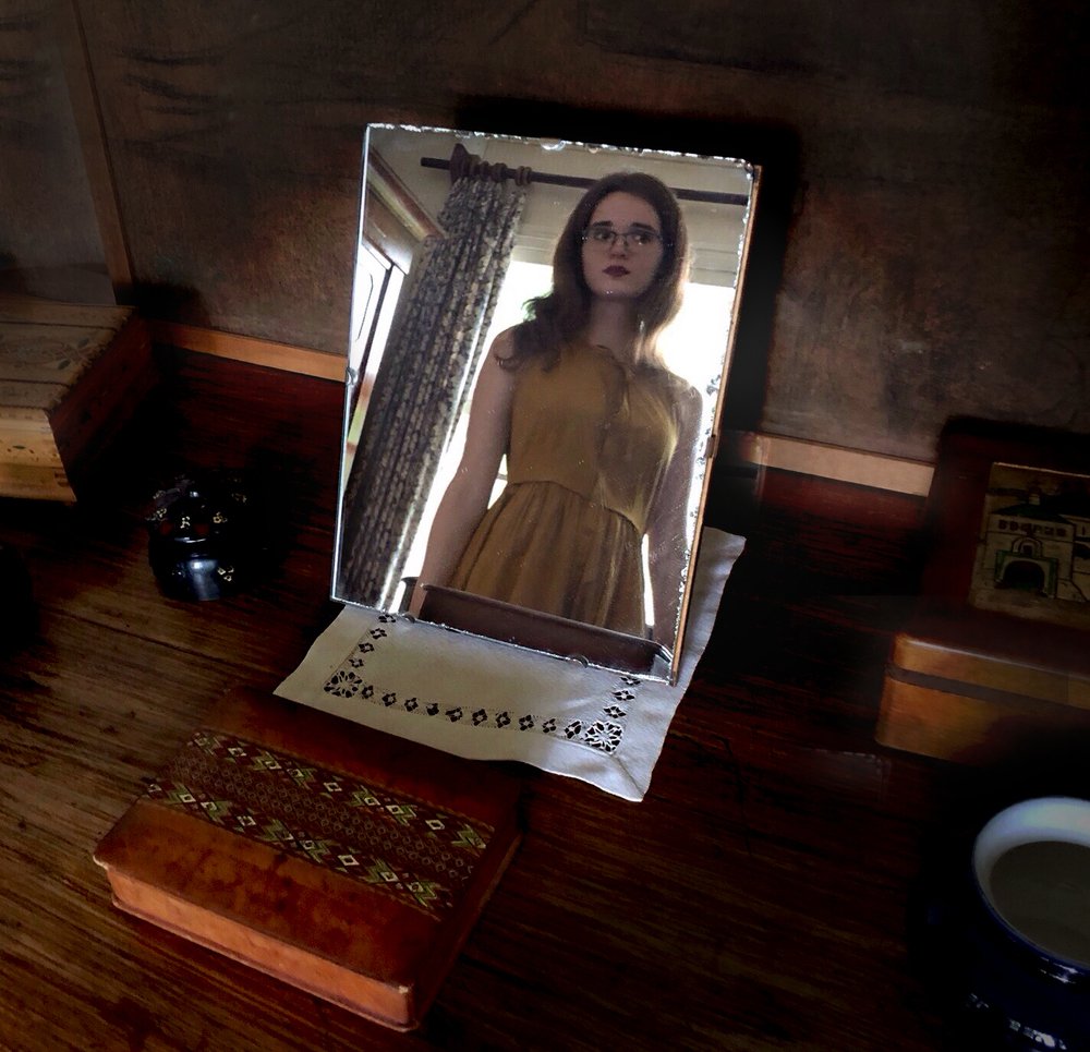 Зеркало Алисы.