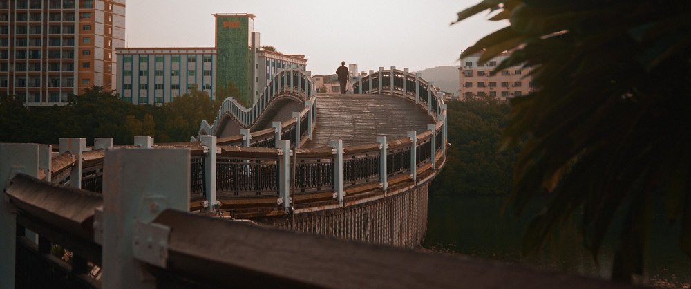 Drunk bridge