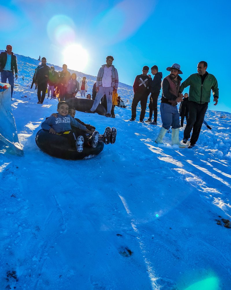 snowfight in Snowy Hills