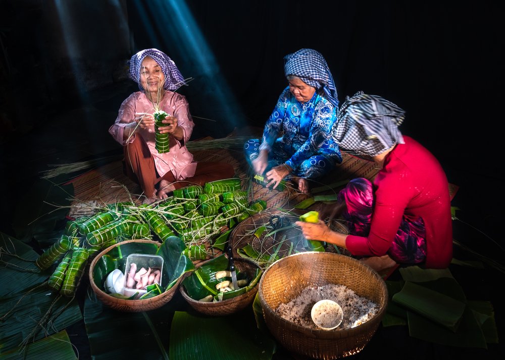 Make traditional cake from VietNam