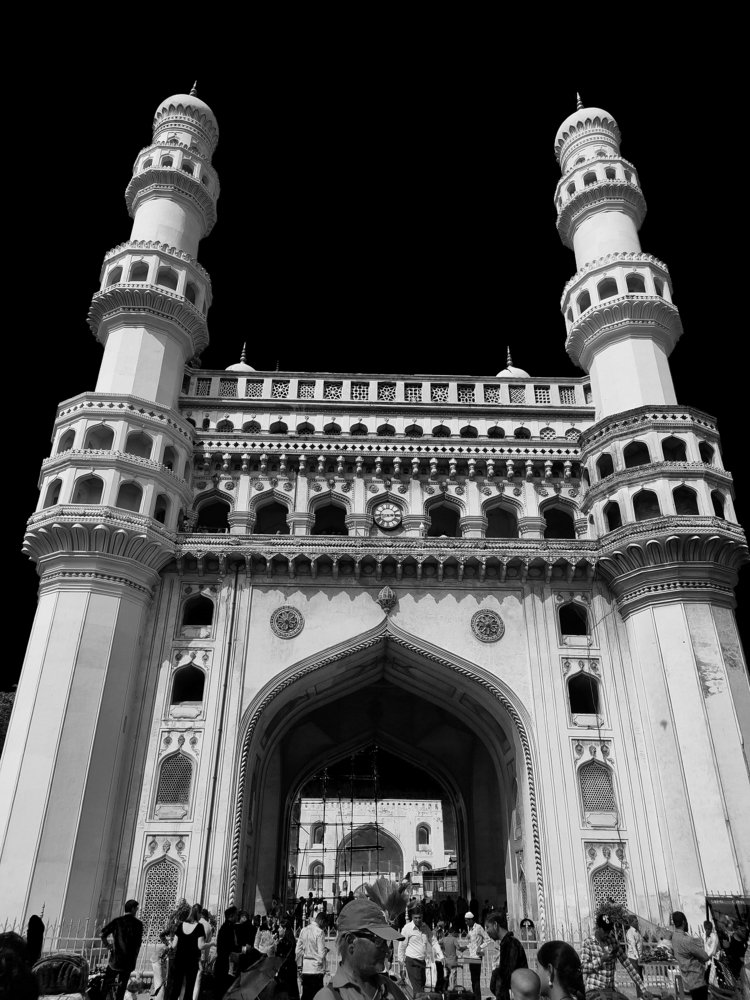 B&w charminar