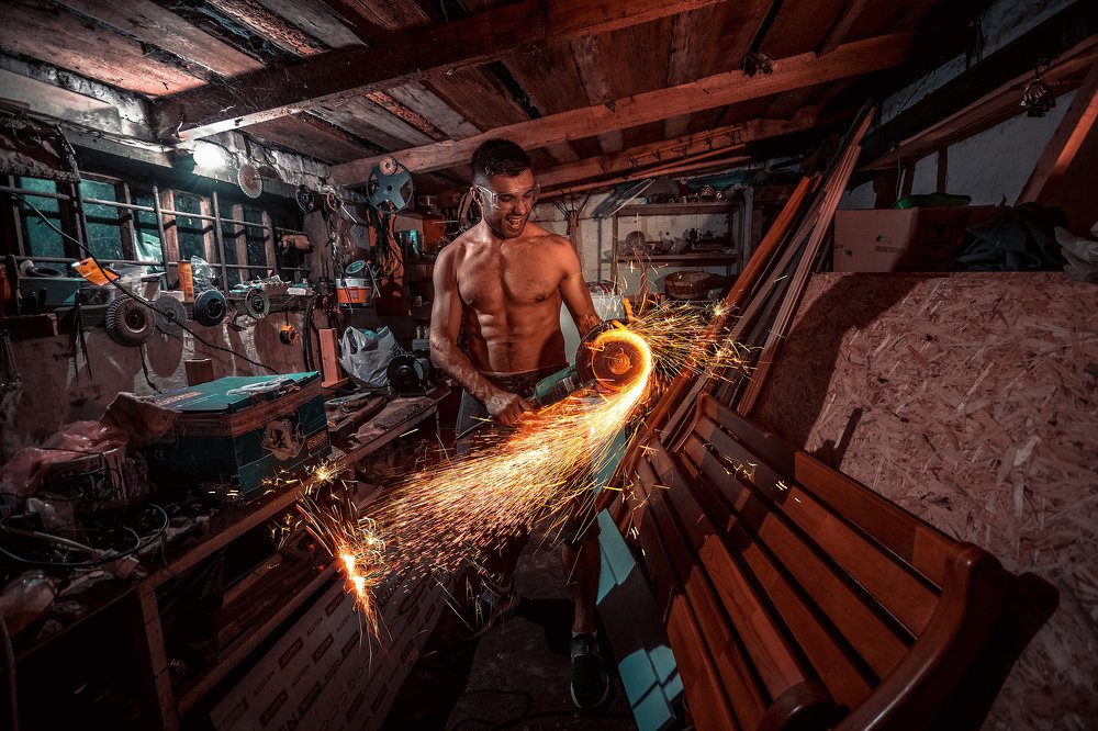 У отца в гараже