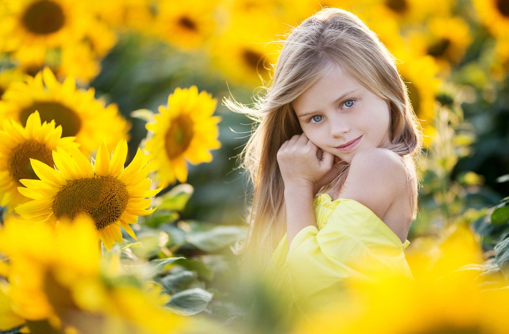 Sunflower girl