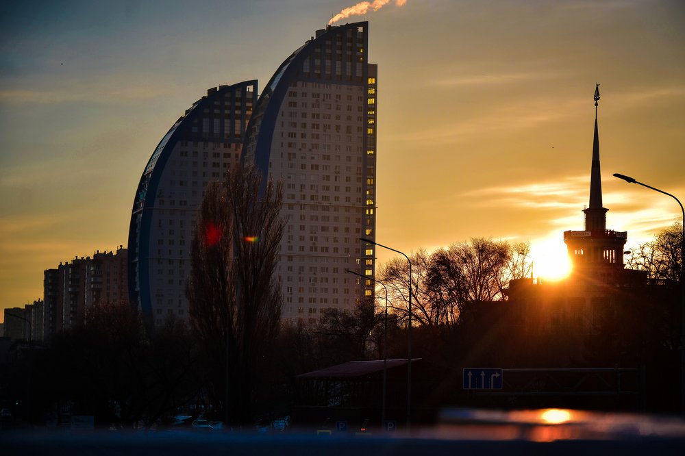 Volga sails or Volgograd vs Dubai (volzhskiye parusa)