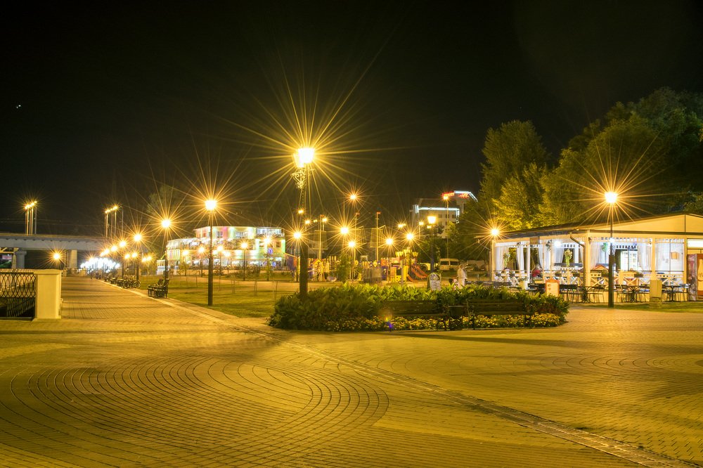 Ночной город.Набережная