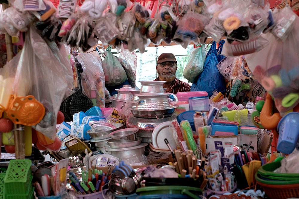 House hold item seller