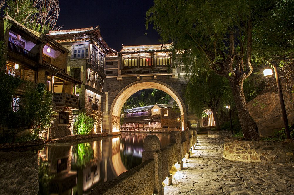 Night walks in the Guabei Water Town