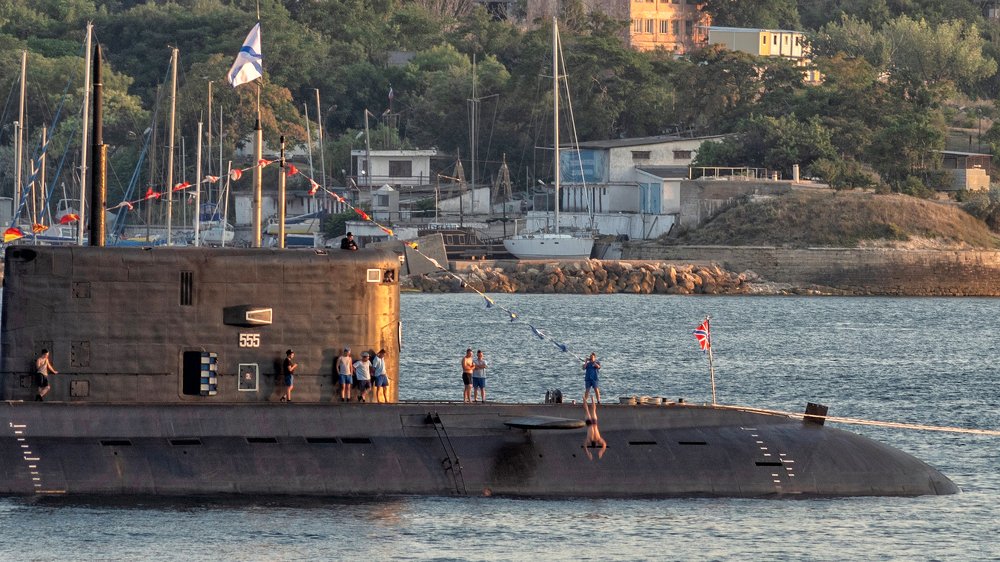 Перед военно-морским парадом.