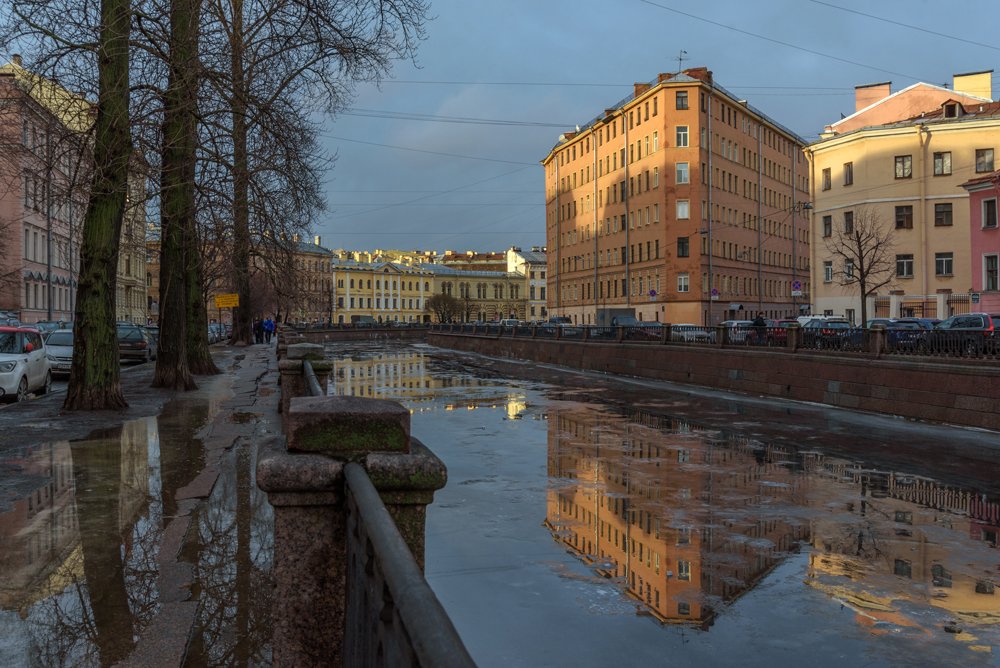 Весенний день зимнего Петербурга