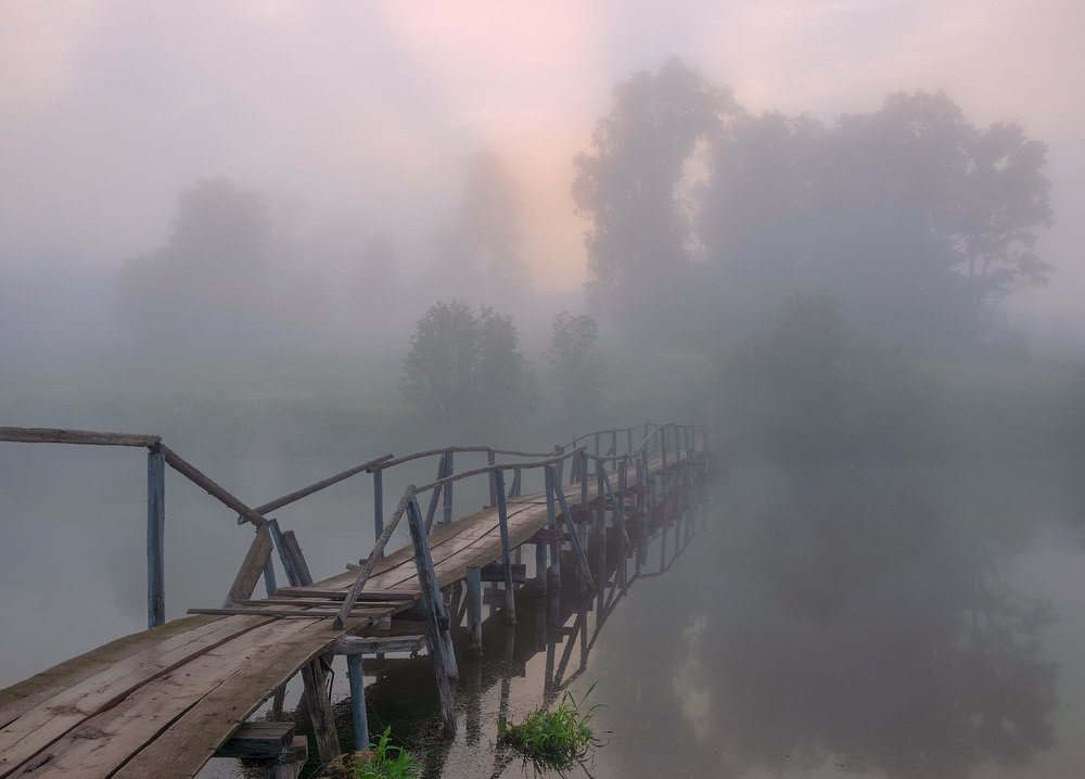 Рассвет на старом мостике