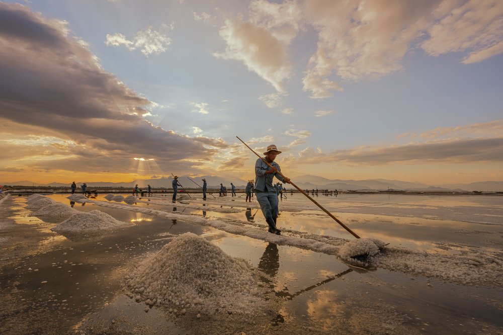 Afternoon sun on salt fields 2