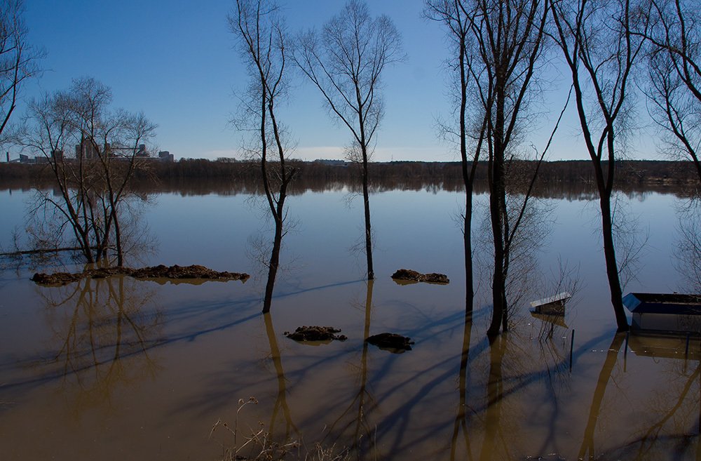 Разлив.