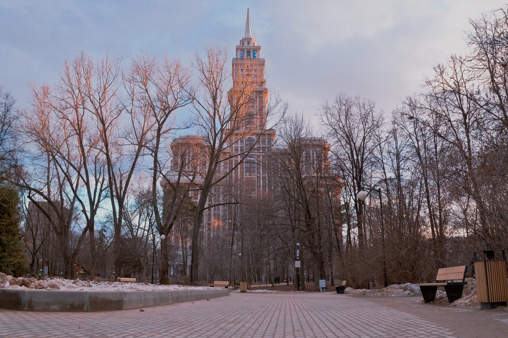 Триум-Палас на закате