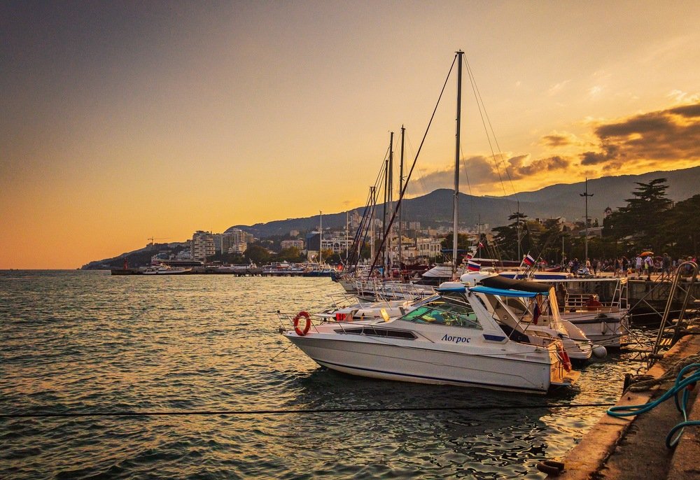 Ялта, парус...