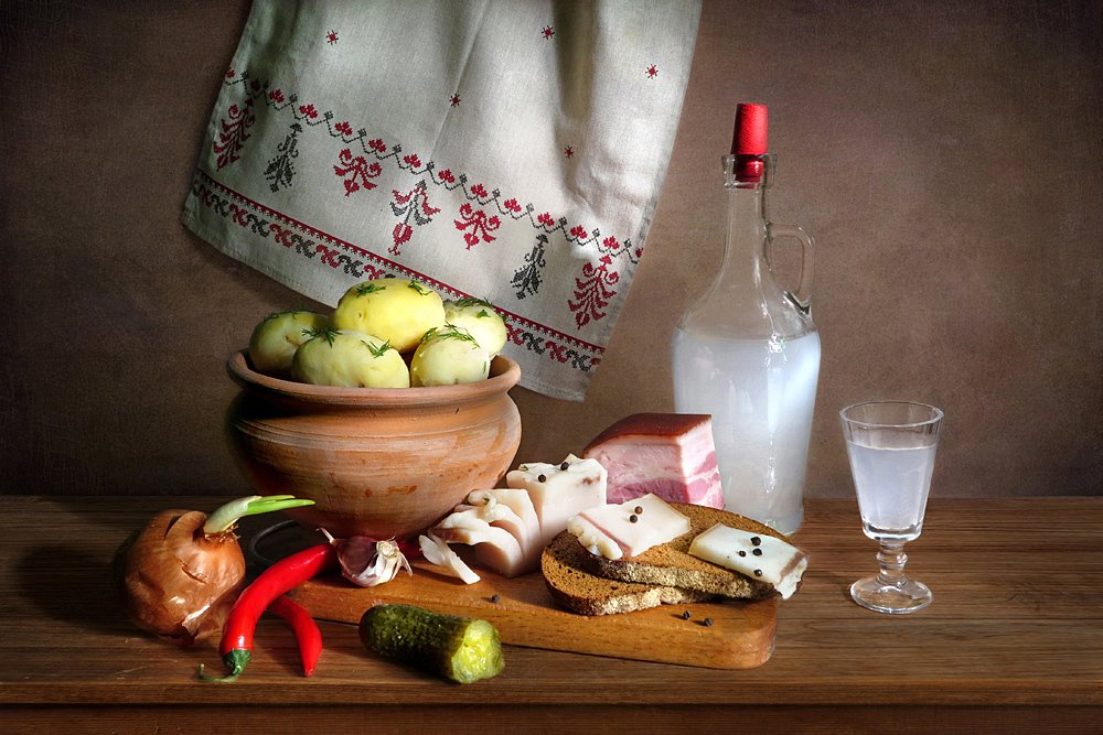 Натюрморт с самогоном