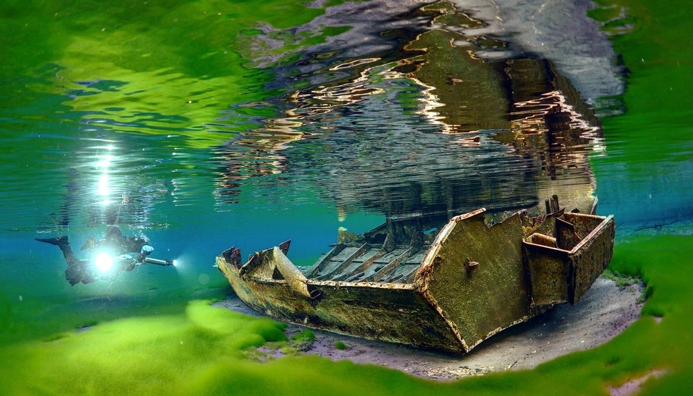 Отражение, затонувший