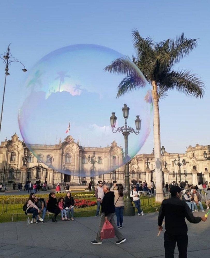 Capturing a bubble at the perfect moment