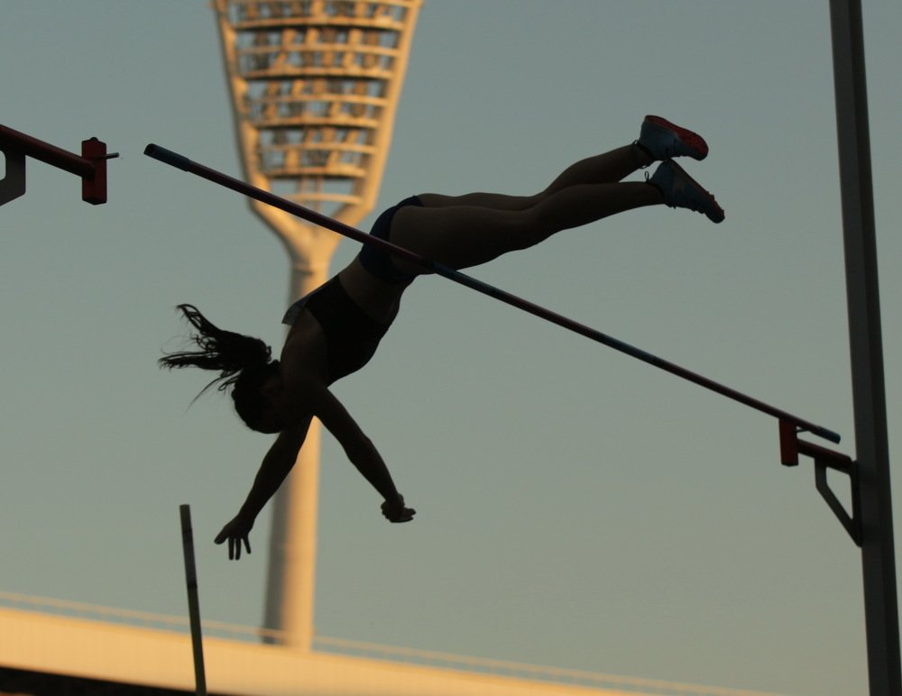 Выше только осветительные стойки