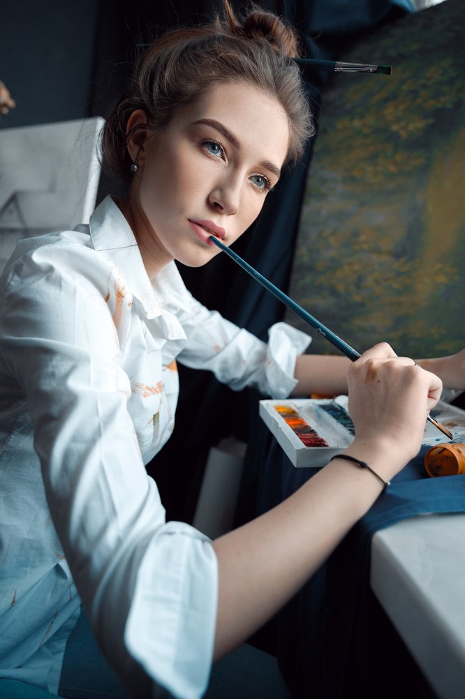 Портрет молодой художницы.