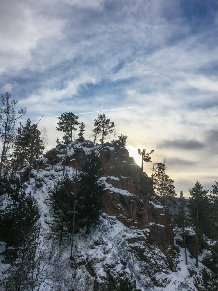 Небо и скалы сибири.