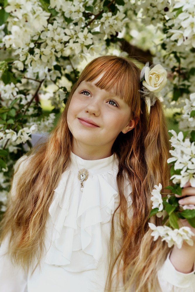 Настя и цветущий май