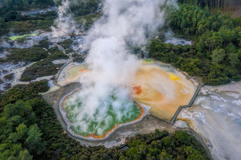Бассейн с шампанским