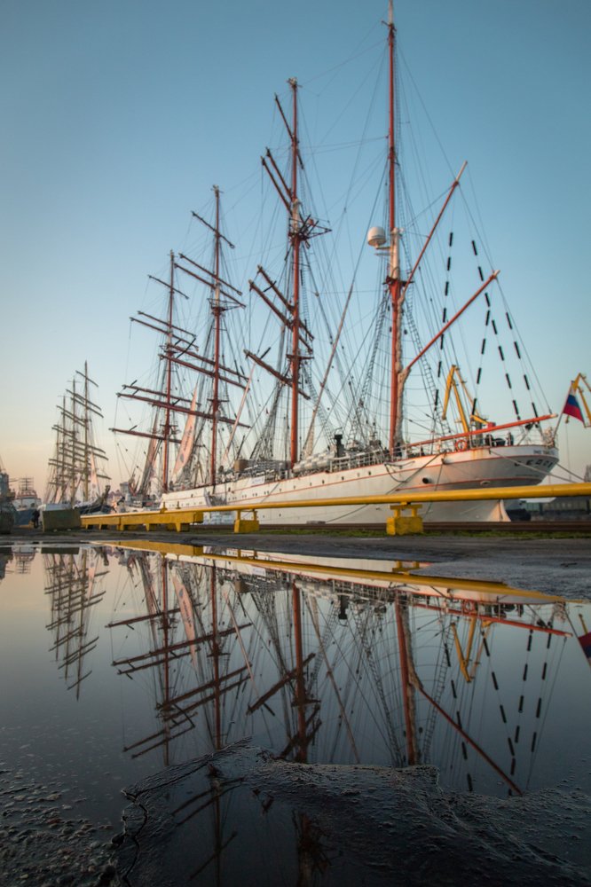 Барк Седов и барк Крузенштерн.