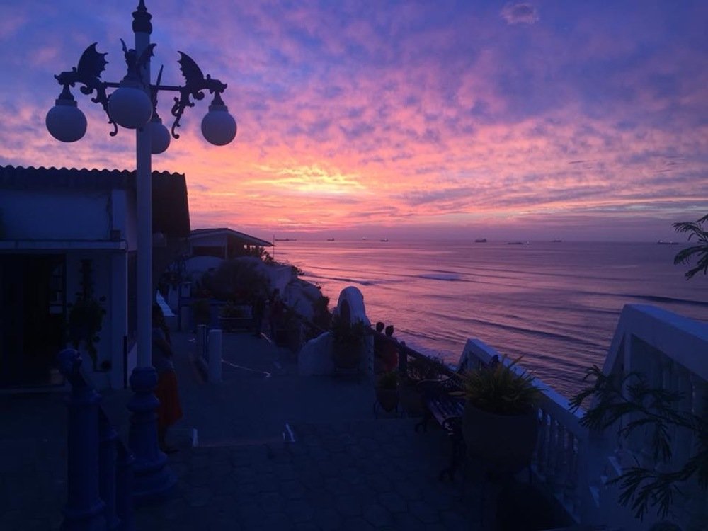 Sunset on a warm day in Ballenita