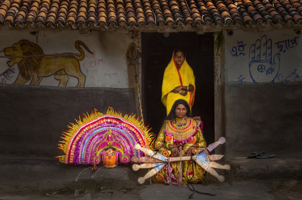 "ONE AFFECTIONATE ANOTHER PROFESSIONAL (MOTHER)"