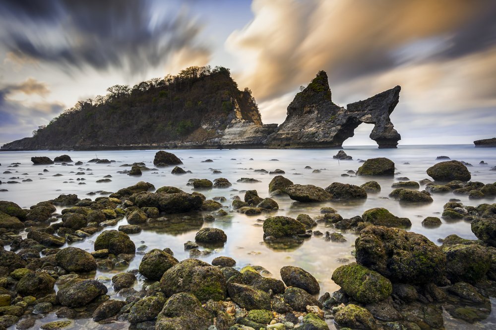 Sunrise at nusa penida